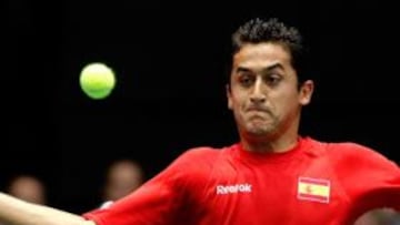 <b>DERROTA. </b>Nicolás Almagro perdió ante Gilles Simon. Era el 4-0.