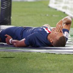 Mbappé estará un mes de baja y Cavani, tres semanas