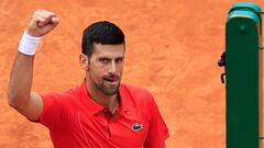 El tenista serbio Novak Djokovic celebra su victoria ante Roman Safiullin en el Masters 1.000 de Montecarlo