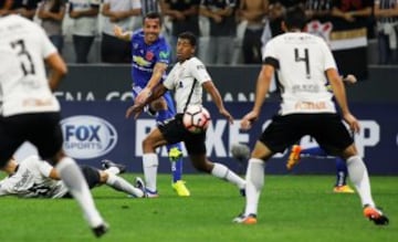 Las imágenes de la ingrata visita de la U a Corinthians