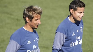 Coentrao, con James, en un entrenamiento.