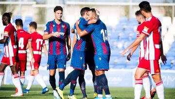 Vezo y Rochina firman la segunda victoria del Levante