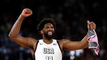 Joel Embiid celebra el pase de Estados Unidos a la final de los Juegos.