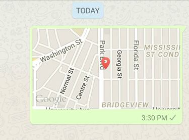 Una chincheta roja marcando una dirección sin texto y enlaces debajo: Ubicación verdadera de un contacto.