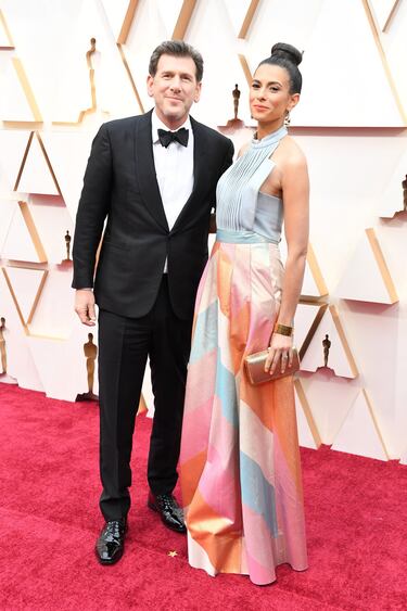 Lawrence Sher, nominado al Oscar a la mejor fotografía por 'Joker', junto a su mujer Jessica Sher.