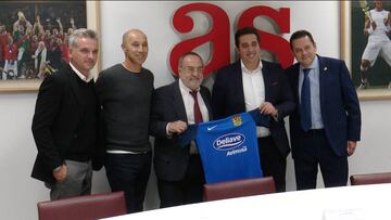 El Fuenlabrada visita el Diario AS antes de enfrentarse al Madrid