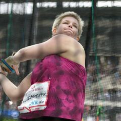 Wlodarczyk vuelve a batir su récord mundial de martillo