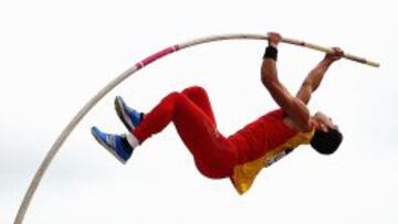 Jorge Ureña, en la prueba de pértiga correspondiente al decatlón.