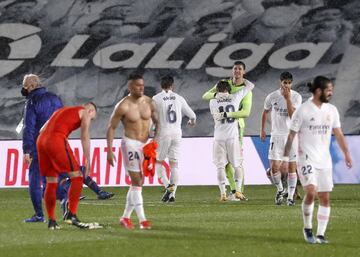 Los jugadores de Madrid celebran la victoria.