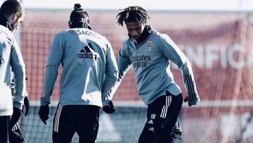 Todibo, en un entrenamiento con el Benfica.