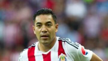 Marco Fabi&aacute;n delantero de Chivas.