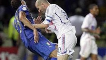 <b>FINAL MUNDIAL 2006. </b>Zinedine Zidane responde al insulto de Marco Materazzi con un cabezazo.