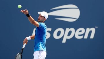 Novak Djokovic entrenando para el US Open.