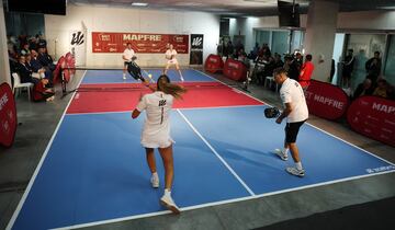 Una exhibición de pickleball en la Ciudad de la Raqueta durante la presentación del acuerdo con la Federación Española de Tenis.