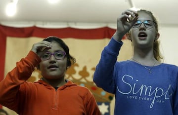 GRA291. MADRID, 12/12/2016.- Los ni?os de San Ildefonso durante el ensayo del sorteo de lotera nacional de navidad, hoy en la residencia internado de San Ildefonso de Madrid. EFE/Kiko Huesca