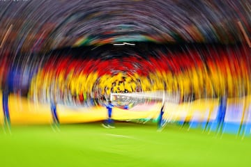 Curiosa foto del fondo de los seguidores de Alemania durante el partido ante Suiza.