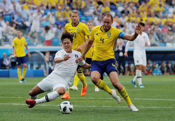 Es defensa titular con la selección de Corea de Sur.