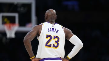 LeBron, como nunca y como siempre