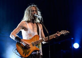 El día que Robe Iniesta (Extremoduro) puso de acuerdo a PSOE, PP, VOX y Podemos: “Parte fundamental del patrimonio cultural”