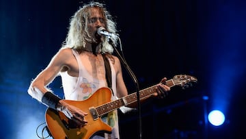 MADRID, SPAIN - SEPTEMBER 12: Robe Iniesta of Spanish band Extremoduro performs in concert at Las Ventas Bullring on September 12, 2014 in Madrid, Spain. (Photo by Juan Aguado/Redferns via Getty Images)