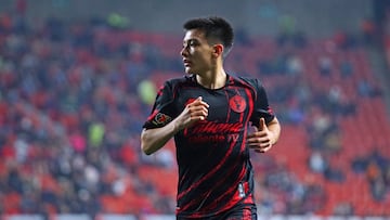 Gilberto Mora of Tijuana during the 17th round match between Tijuana and Puebla as part of the Liga BBVA MX, Torneo Apertura 2024 at Caliente Stadium on November 10, 2024 in Tijuana, Baja California, Mexico.