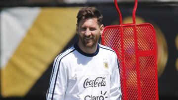 Martino: "Messi no tiene dolor
y va a jugar contra Panamá"