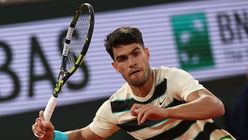 Carlos Alcaras Tommy Ball de España regresó a los Estados Unidos durante el partido de singles masculinos trimestrales.