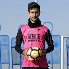 Bueno no descarta salir del Granada en el mercado invernal