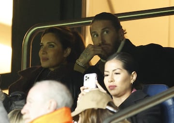 Sergio Ramos y Pilar Rubio vieron el partido desde el palco.