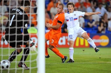 Arshavin hace el tercer gol que elimina definitivamente a Holanda de la Eurocopa 2008.