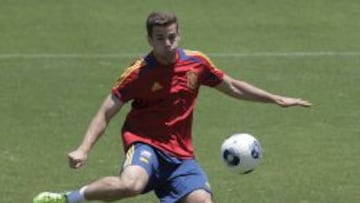 El central del Real Madrid, Nacho, durante un entrenamiento con la Sub-21.