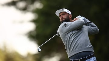 Spain's Jon Rahm tees off on the 14th on the opening day of the BMW PGA Championship at Wentworth Golf Club, south-west of London, on September 11, 2025. (Photo by HENRY NICHOLLS / AFP) / RESTRICTED TO EDITORIAL USE