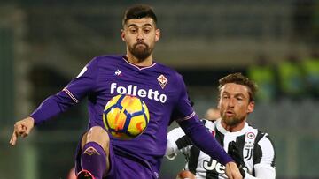 Soccer Football - Serie A - Fiorentina vs Juventus - Stadio Artemio Franchi, Florence, Italy - February 9, 2018   Fiorentina&#039;s Marco Benassi in action with Juventus&rsquo; Claudio Marchisio    REUTERS/Alessandro Bianchi