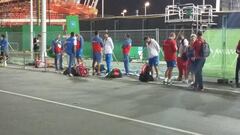 Djokovic esperó, frustrado, el bus tras su eliminación