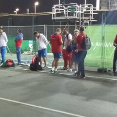 Djokovic esperó el autobús frustrado por su eliminación