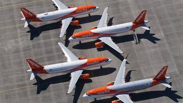 A quick-thinking doctor used a nifty method to save a man’s life aboard a plane.