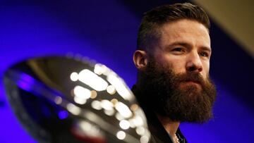 EPA9944. ATLANTA (ESTADOS UNIDOS), 04/02/2019.- El receptor abierto de los Patriots de Nueva Inglaterra, Julian Edelman, Jugador Más Valioso (MVP) del Super Bowl LIII, ofrece una rueda de prensa en Atlanta, Georgia (EE.UU.). Los Patriots vencieron a los Rams de Los Ángeles 13-3. EFE/Larry W. Smith