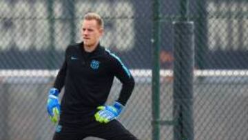 Ter Stegen durante un entrenamiento con el Barcelona.