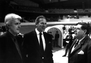 Nacido en Jérez de la Frontera en 1937, el doctor Guillén fue el médico de la Selección de baloncesto y de la de fútbol, además del Joventut. El Comité Olímpico Español también tuvo el honor de tenerle entre sus filas al igual que el Comité de Dóping de la UEFA. Es considerado uno de los mejores traumatólogos españoles de medicina deportiva, en especial en el área de diagnósticos. Antes de la bata blanca, fue profesional, con 13 internacionalidades que le llevaron a ser integrante de la primera Selección en unos Juegos, los de Roma 1960. Medalla de bronce al Mérito Deportivo del CSD, el doctor Guillén jugó en el Iberia Zaragoza, el Aismalibar Montcada, Águilas Bilbao y Caja de Ahorros Barcelona en una carrea de diez años.