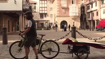 Kepa Acero &#039;caminando sobre las olas&#039;, serie de televisi&oacute;n en la que recorre el camino de santiago con una bici y su tabla de surf.