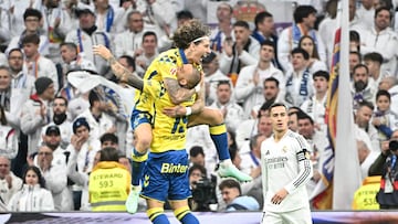 Las Palmas' Portuguese forward #37 Fabio Silva celebrates scoring his team's first goal during the Spanish league football match between Real Madrid CF and UD Las Palmas at the Santiago Bernabeu stadium in Madrid on January 19, 2025. (Photo by JAVIER SORIANO / AFP)