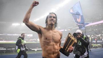 PSG's Cavani emotional after goal-scoring milestone