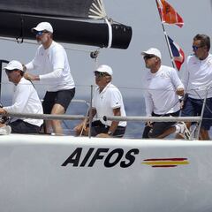 El ‘Aifos’ de Felipe VI no cede como líder de la clase reina