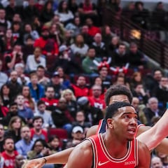 Marc e Ibaka comparten por primera vez titularidad y los Raptors arrasan