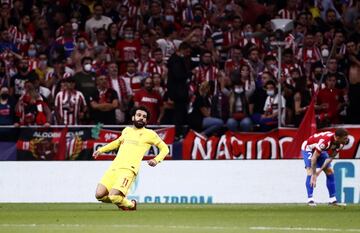 0-1. Mohamed Salah celebra el primer gol.