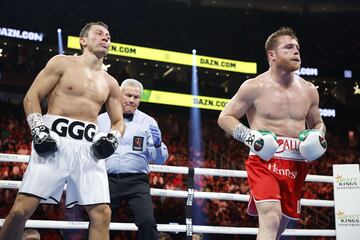 El boxeador mexicano, Canelo ?lvarez, se llev¨® la victoria por decisi¨®n un¨¢nime despu¨¦s de arrollar a Gennady Golovkin durante todo el encuentro.