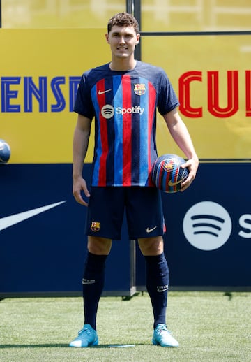 Andreas Christensen durante la presentación. 