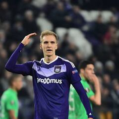 El Sevilla vuelve a estar tras los pasos del delantero Teodorczyk