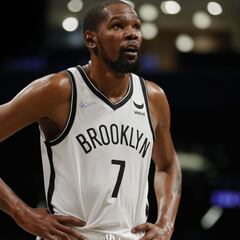 Durant on Kyrie Irving situation: "What is being mad going to do?"