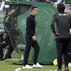 Francisco se toma una Copa en casa